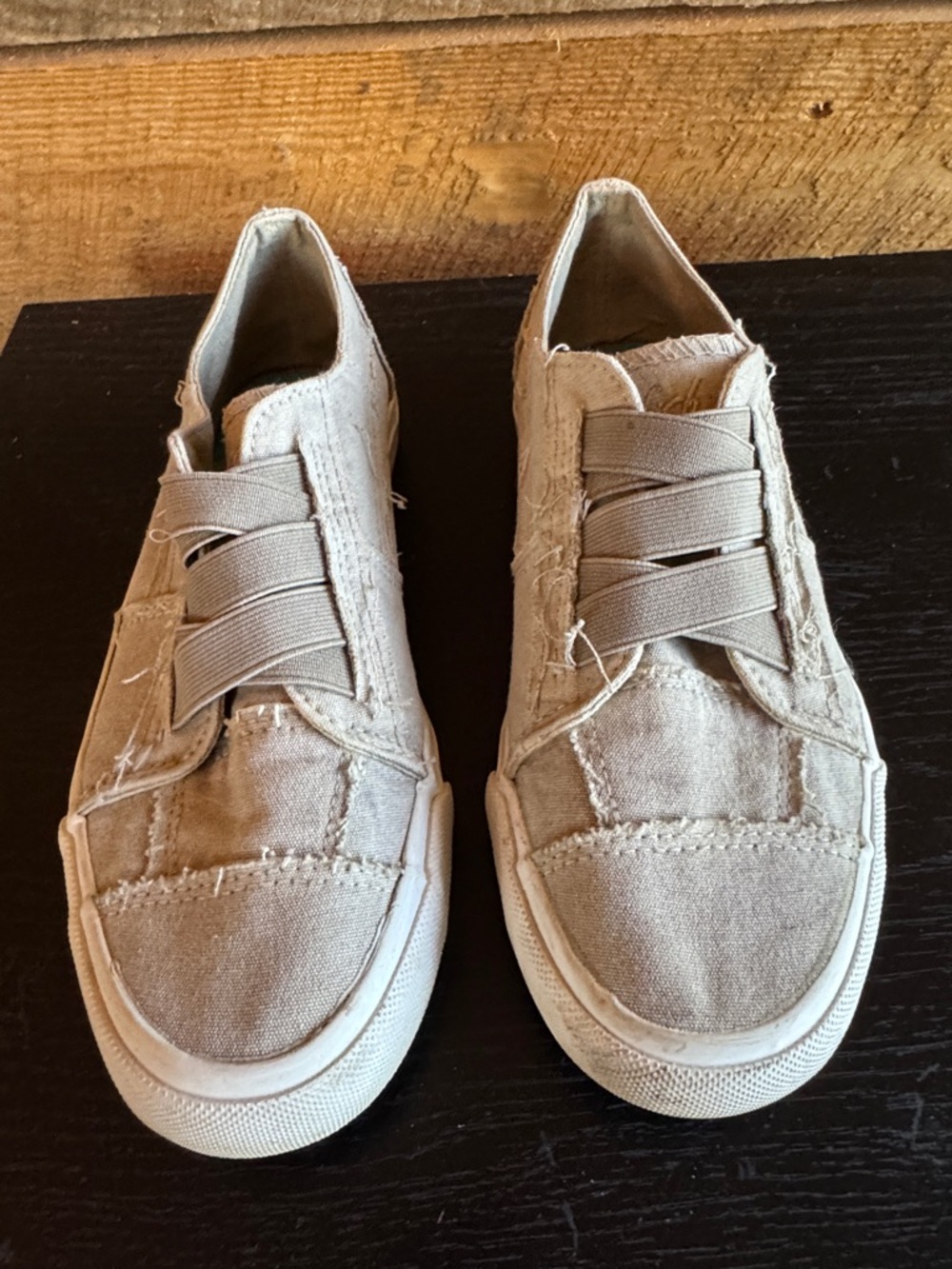 Blowfish Slip On Tan Sneakers Size 7 in Great Condition - Picture 2 of 5